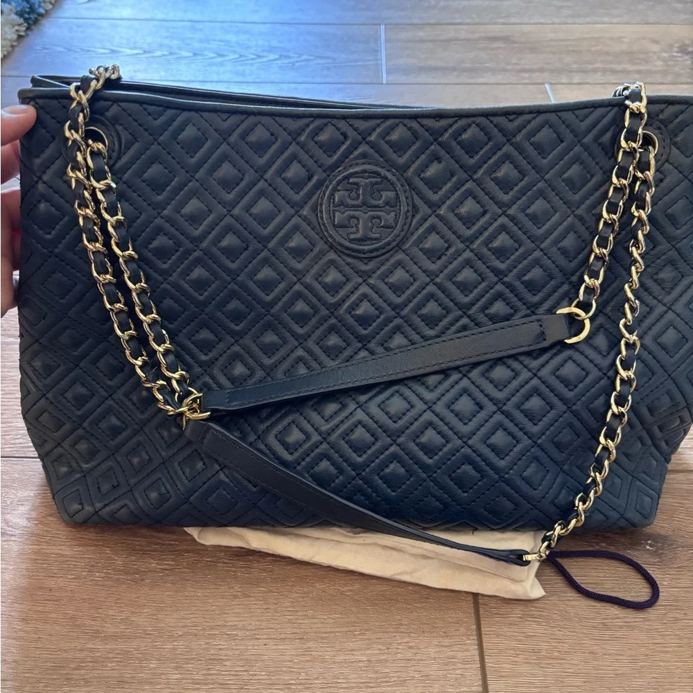 Tory Burch Navy Quilted Shoulder Bag - Picture 1 of 4